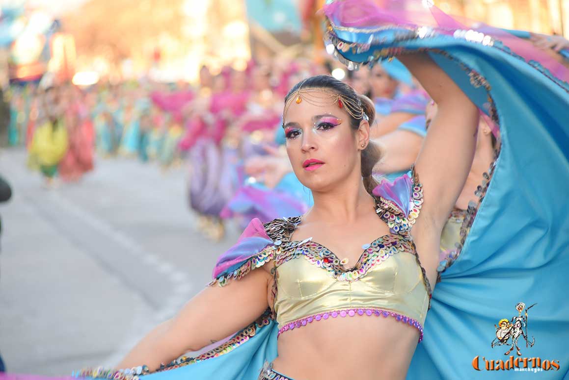 Mucho arte en el vibrante Desfile de Peñas Locales de Tomelloso