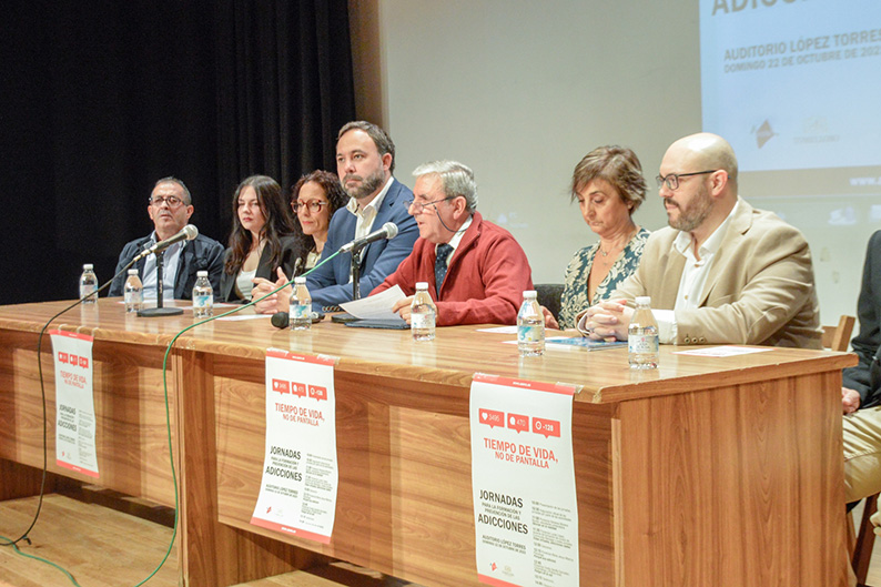 Bajo el lema “Tiempo de vida, no de pantalla”, Asora celebró su jornada de prevención y formación para la lucha contra las adicciones