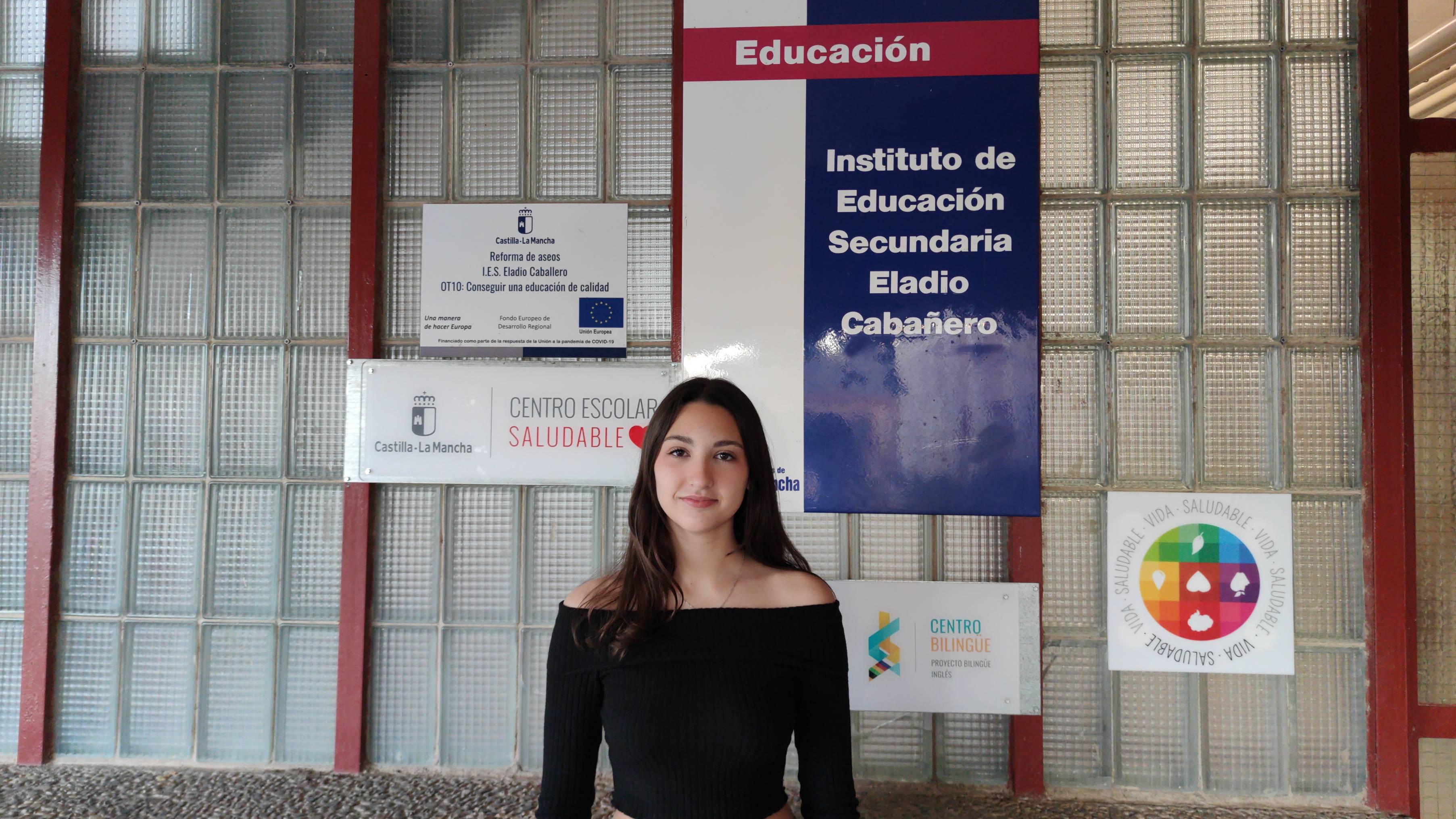 La alumna del IES Eladio Cabañero, Rocío Quiralte, beneficiaria de una beca de la Fundación Amancio Ortega