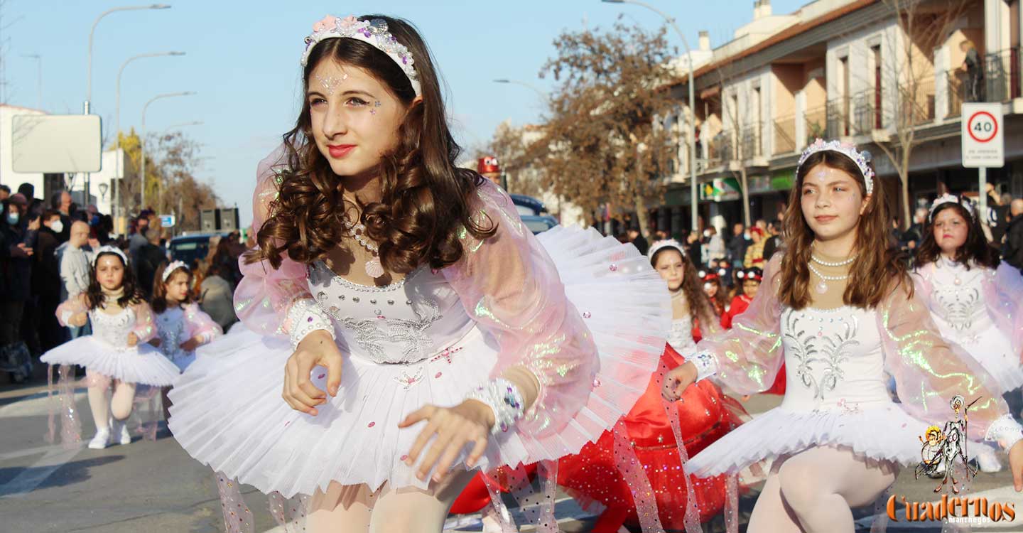 Tomelloso vibra con el gran Desfile de Peñas Locales