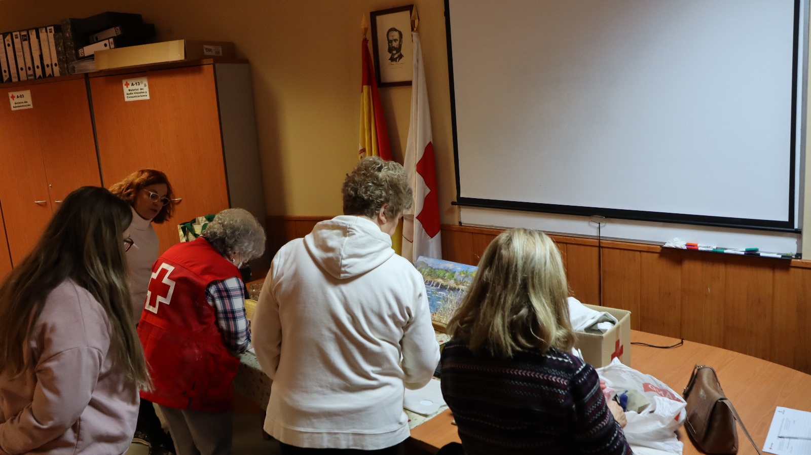 Cruz Roja Tomelloso fomenta la creatividad para los más mayores con una exitosa masterclass de pintura rápida