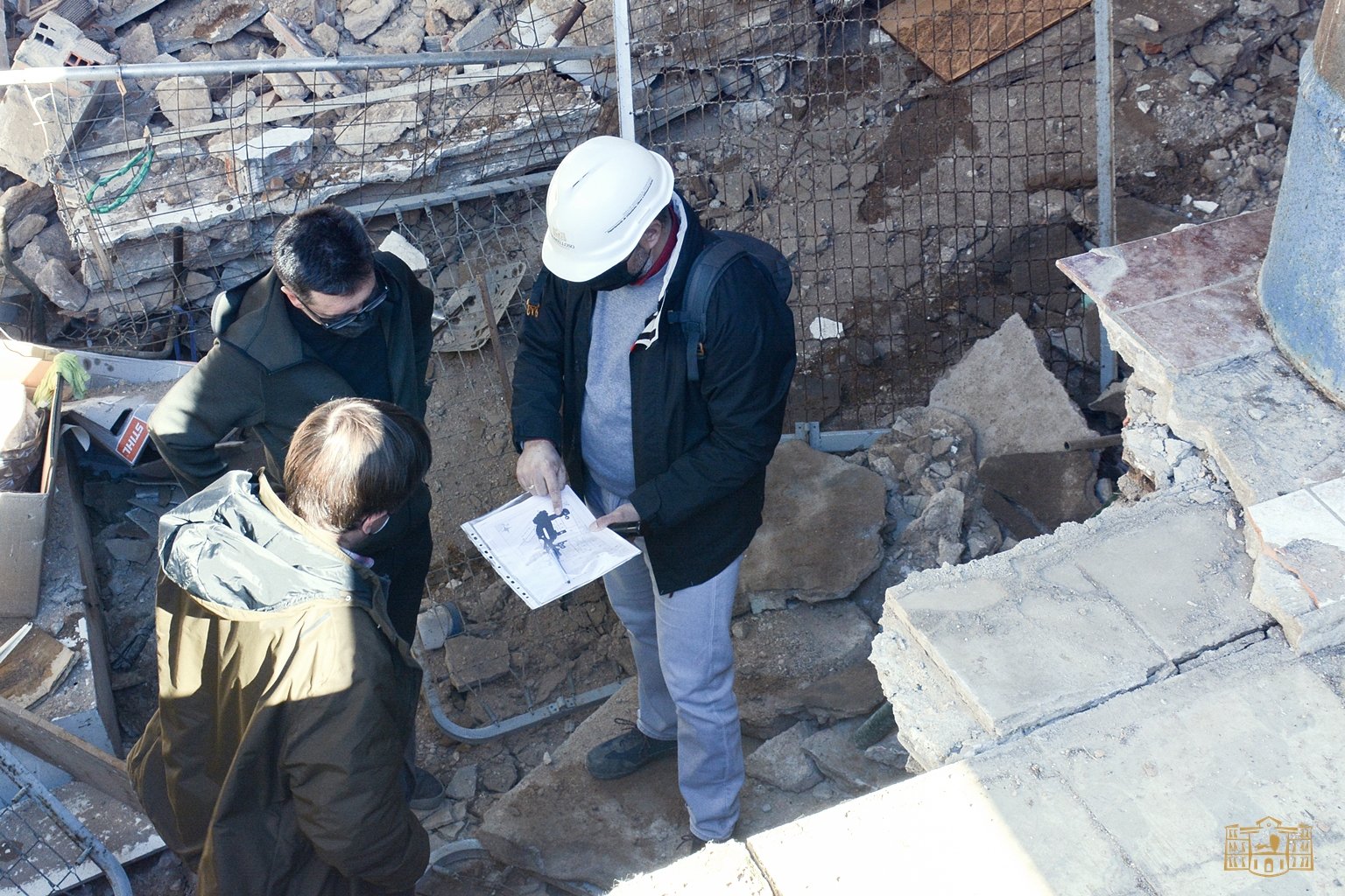 Expertos de la UCLM visitan la zona donde se produjeron los derrumbes para conocer el estado del terreno y plantear posibilidades para el estudio del subsuelo
