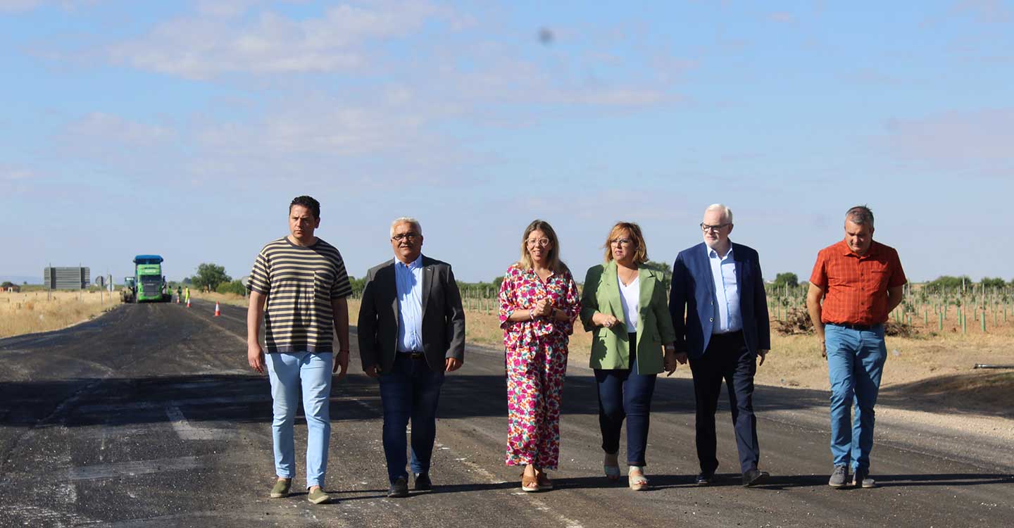 En breve se finalizarán las obras de mejora del firme del tramo Pedro Muñoz-Tomelloso de la carretera CM-3101