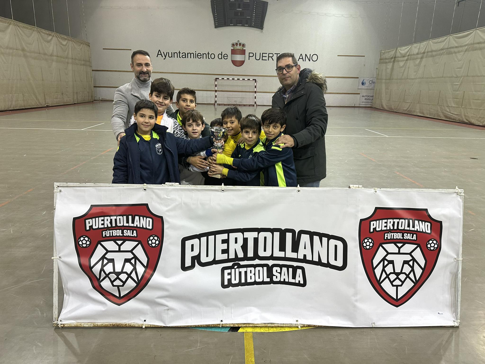 El Benjamín A de la escuela de Fútbol Sala de Tomelloso vence en el torneo de Navidad de Puertollano