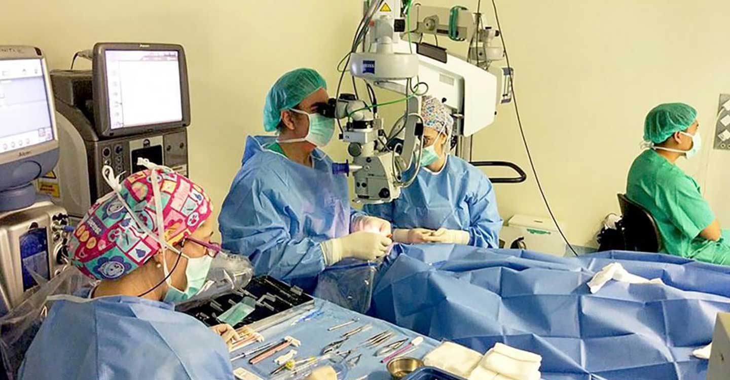 El Hospital de Tomelloso ha sido el primer centro hospitalario de Castilla-La Mancha en implantrar lentes intraoculares con visión intermedia  a enfermos de cataratas