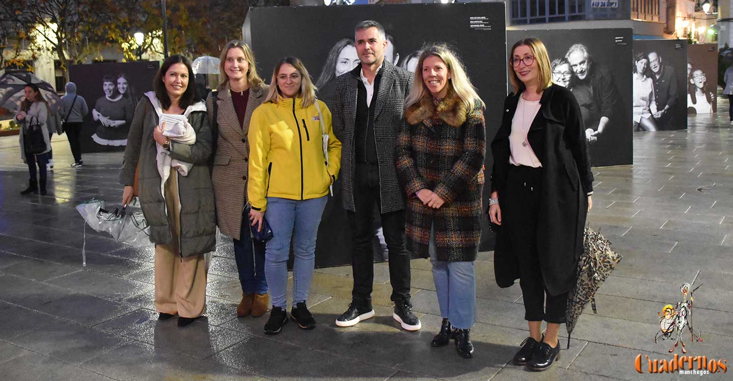 Inaugurada la exposición de fotografía Nuestra Gente de Javier Carrión