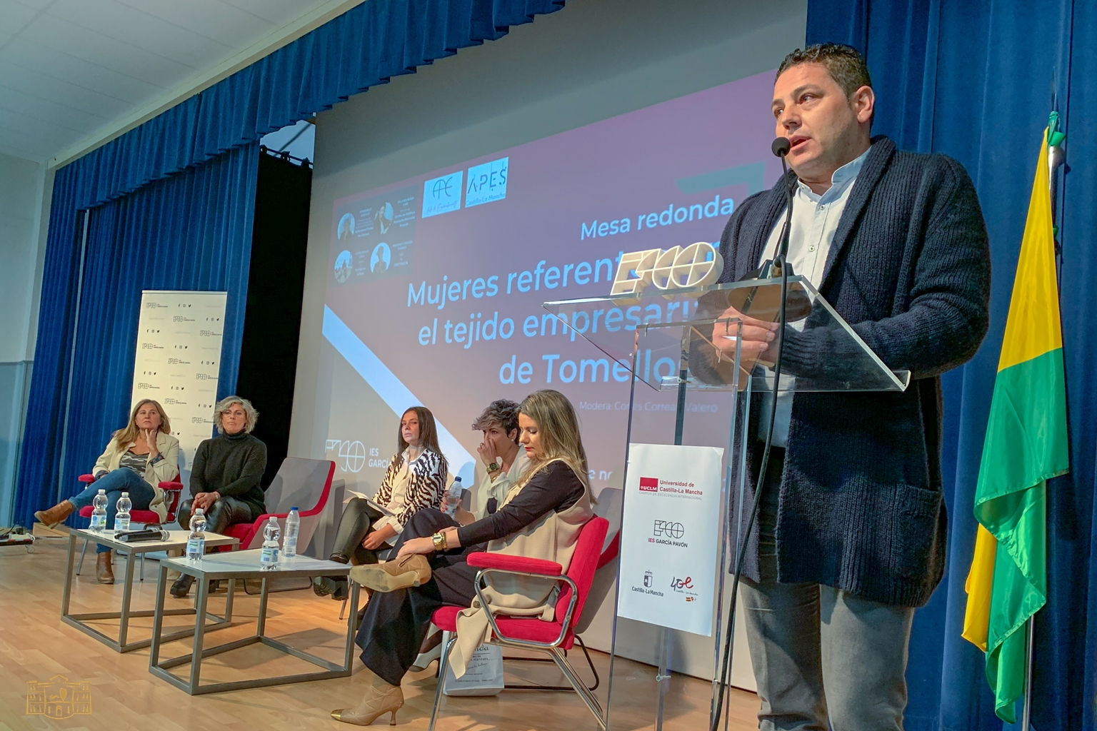 Una mesa redonda con las empresarias Margarita Sánchez, Yolanda Susías, Esther Belló y Eloísa Perales 