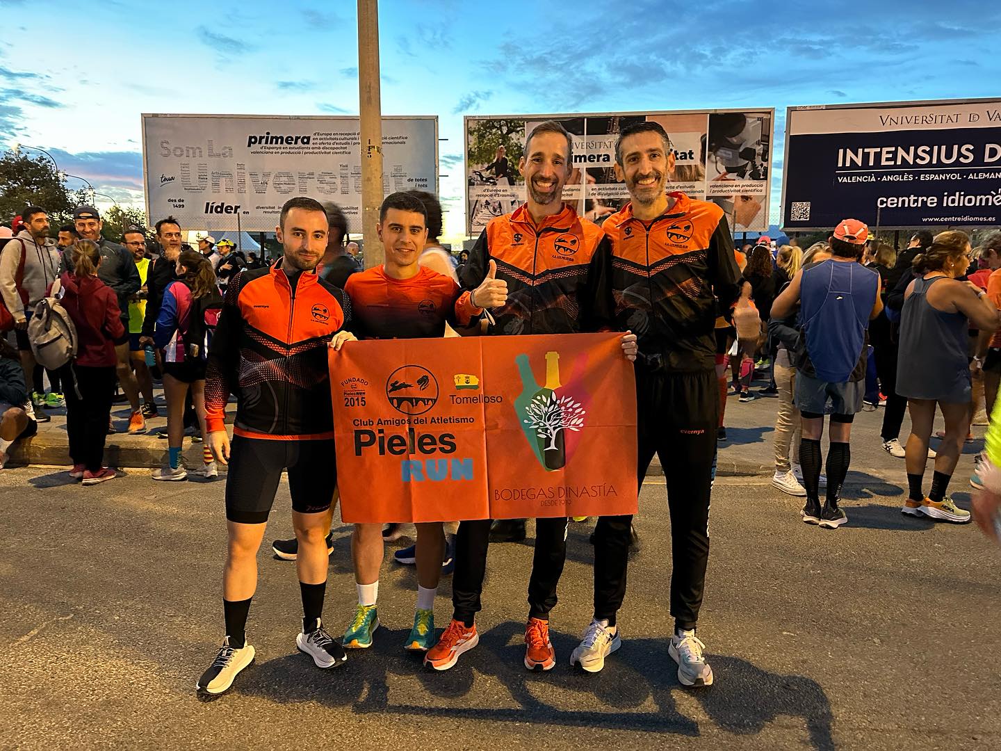 Los Pieles Run participan en el Medio Maratón Valencia Trinidad Alfonso Zurich 2023