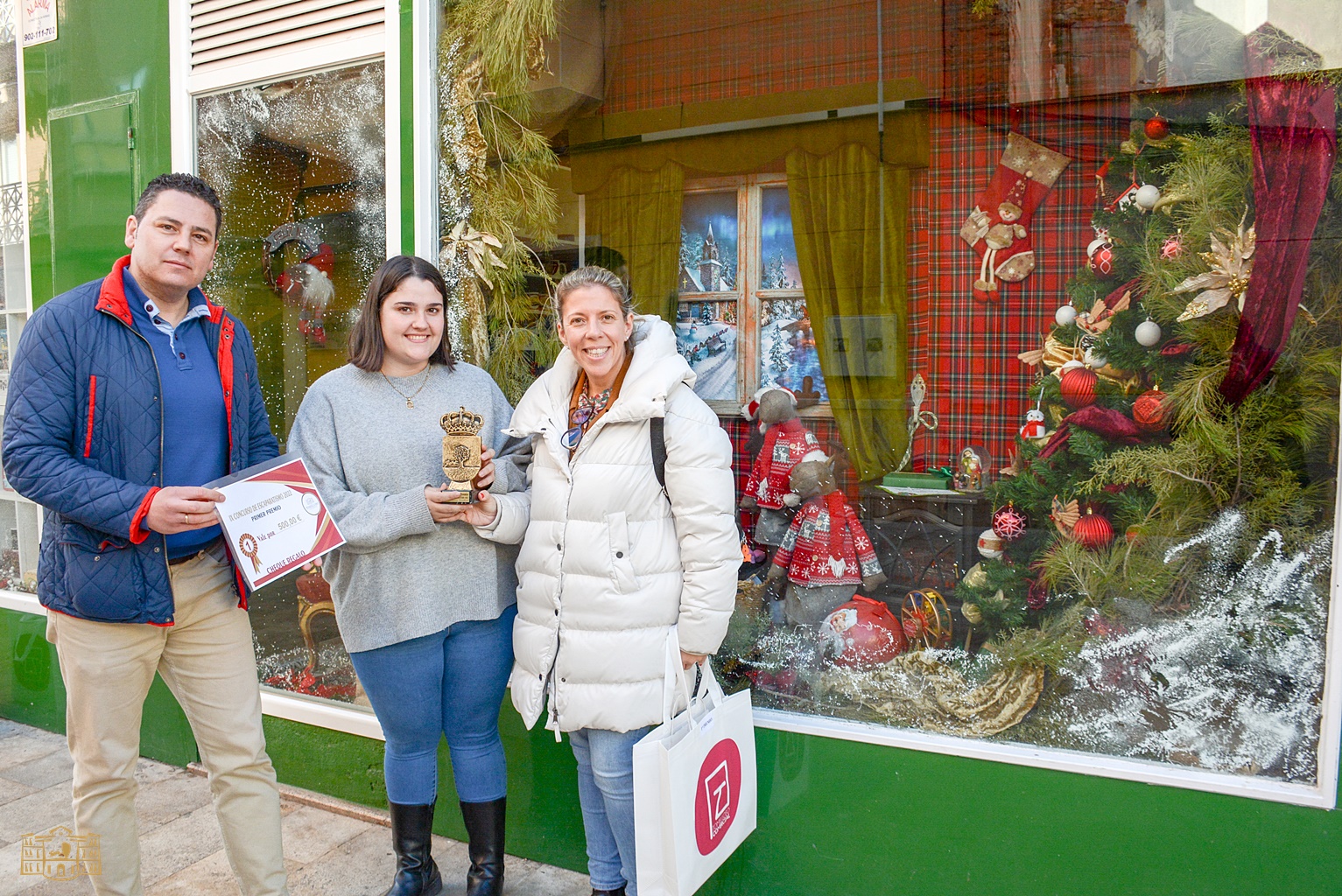 La alcaldesa entrega los premios del Concurso de Escaparatismo