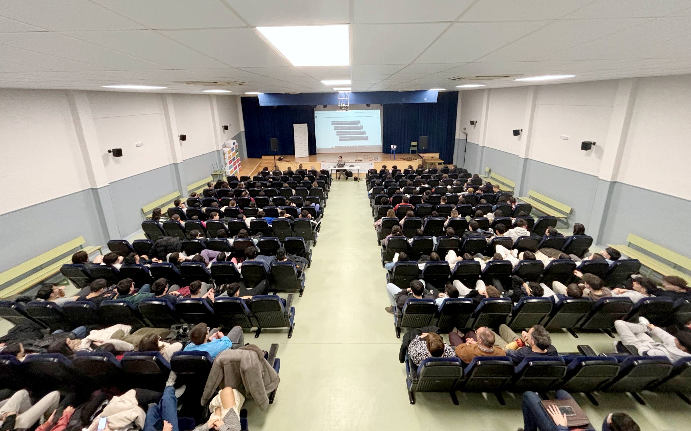 La Gerencia de Tomelloso reúne a cerca de 200 adolescentes en una charla informativa sobre la prevención del suicidio 