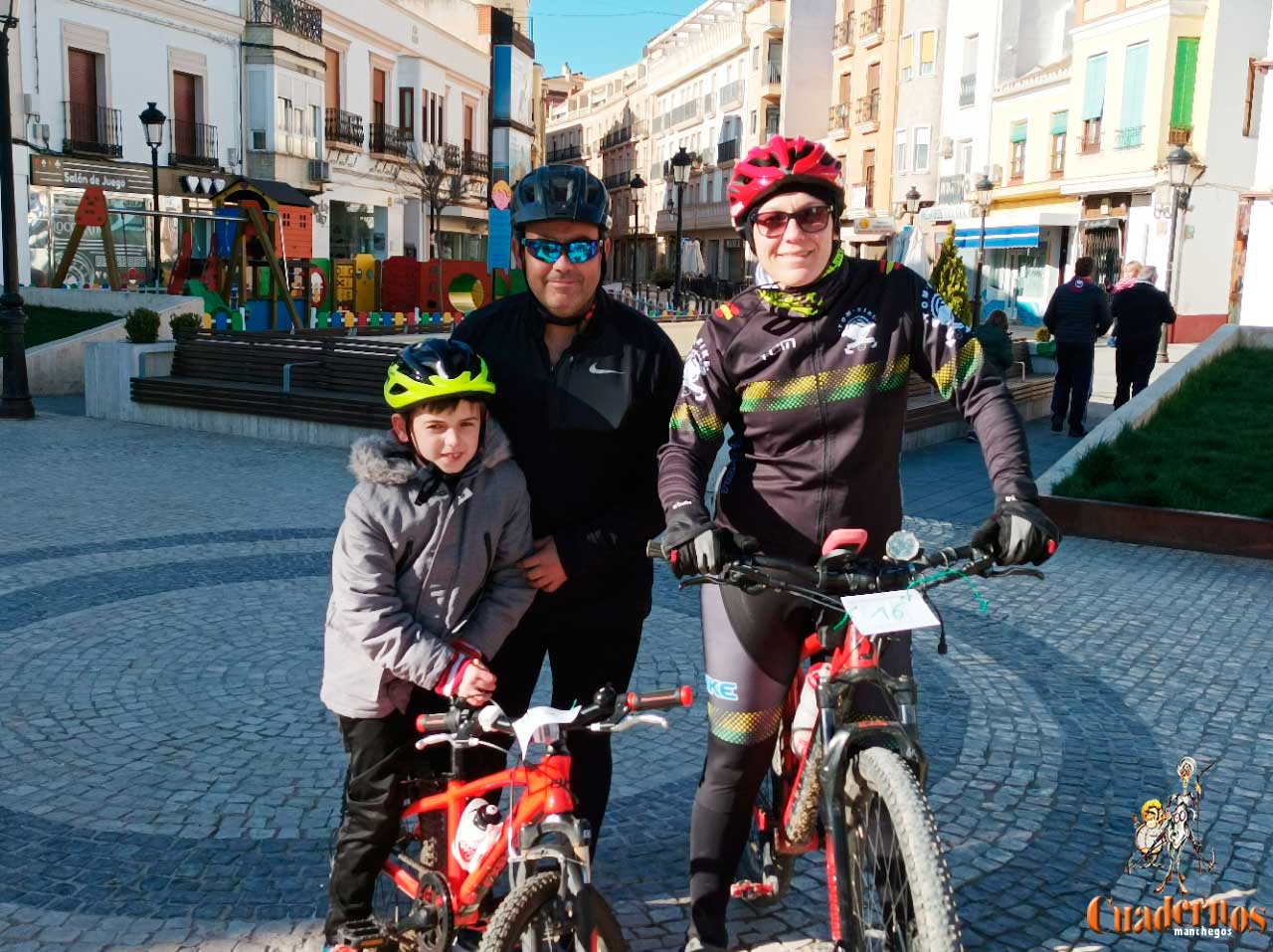 Gran ambiente en Tomelloso para celebrar la Ruta Cicloturista BTT a beneficio de la AECC