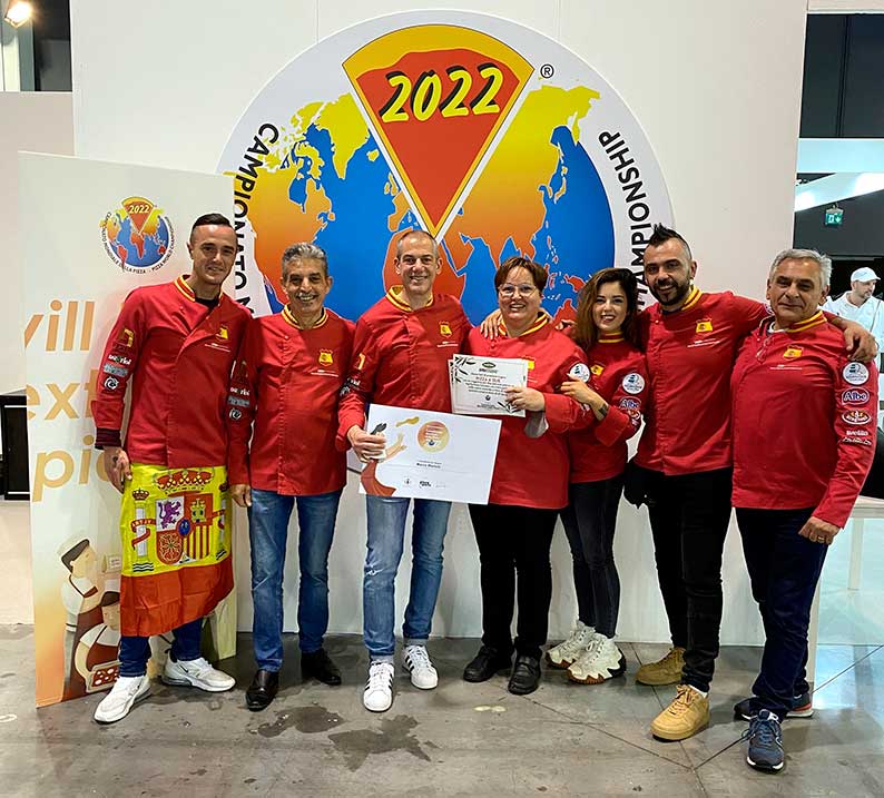 La Selección Española de pizzeros se cuela entre los primeros 25 mejores pizzeros del mundo