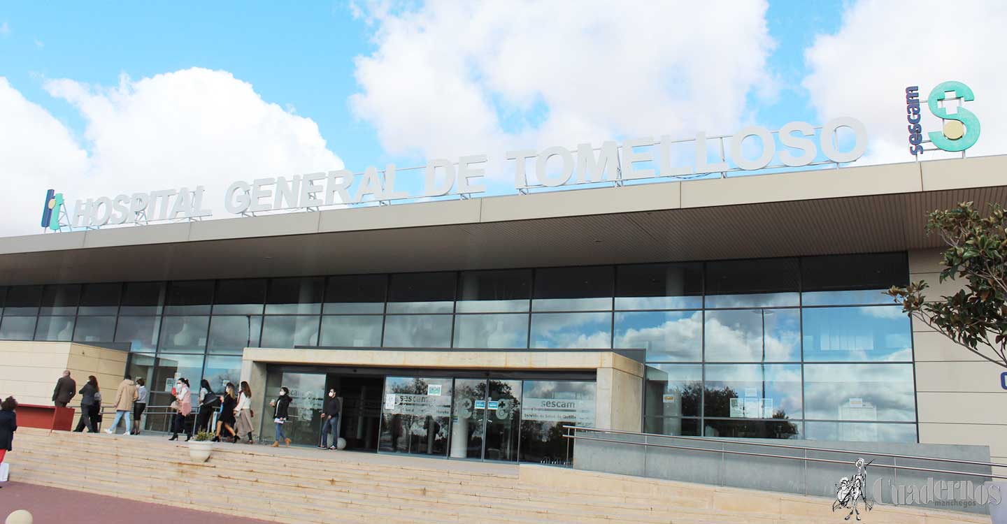 Un trabajador es trasladado al Hospital de Tomelloso tras caerse de unas escaleras