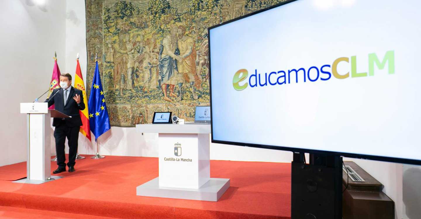 El presidente regional valora el “cambio revolucionario” y el “salto de gigante” que supone la nueva plataforma digital ´EducamosCLM´