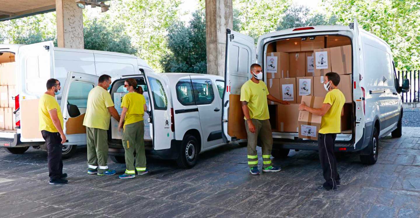 El Gobierno de Castilla-La Mancha ha realizado esta semana un nuevo envío a los centros sanitarios con más de 1,7 millones de artículos de protección