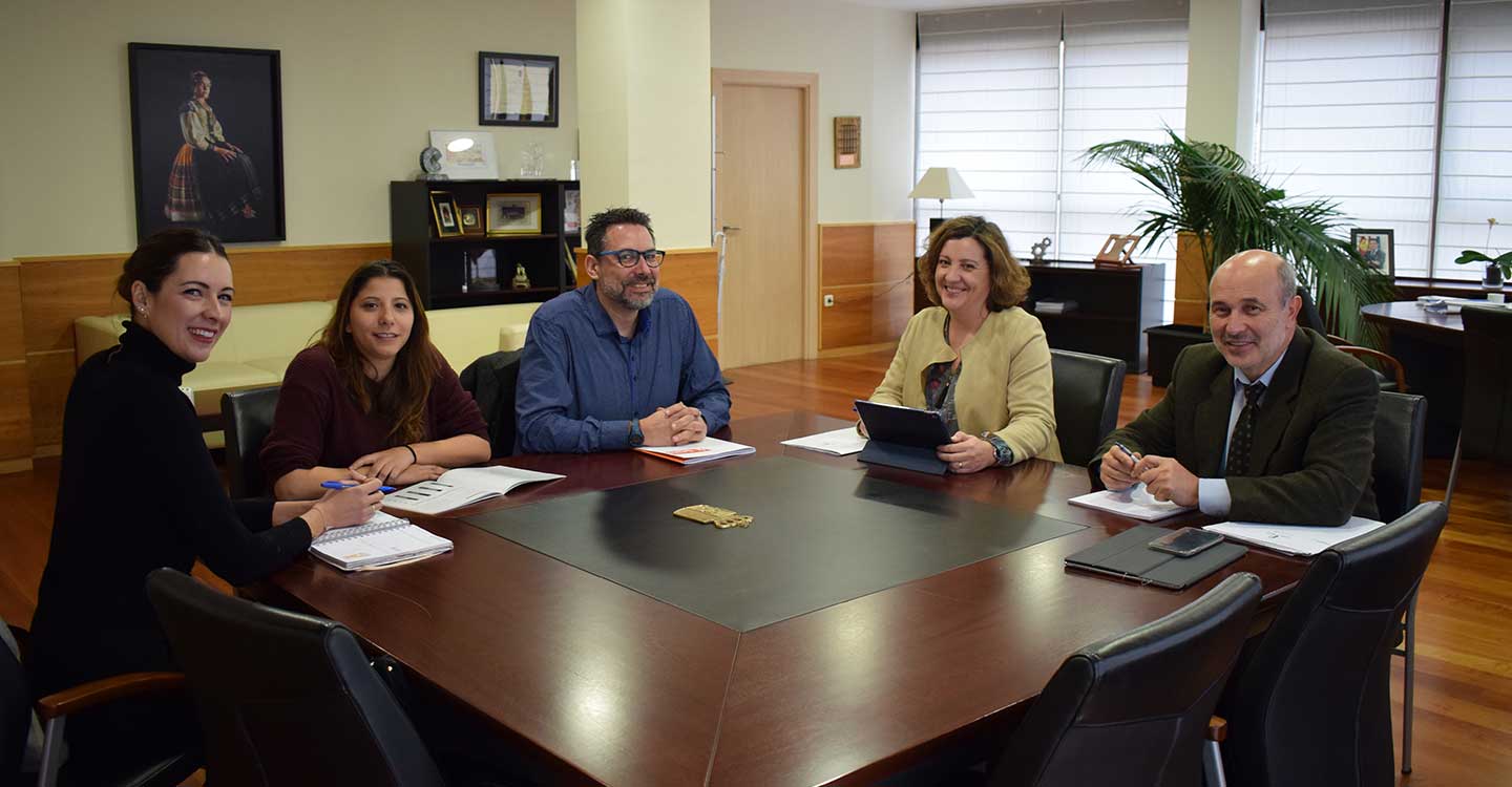 El Gobierno regional y Fundación Secretariado Gitano exploran acciones conjuntas para aumentar la empleabilidad de la población gitana

