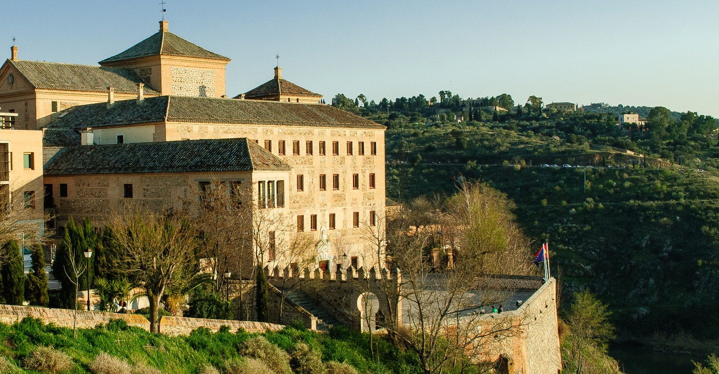 Las Cortes de Castilla-La Mancha abren sus puertas para celebrar por primera vez el Día de los Archivos 