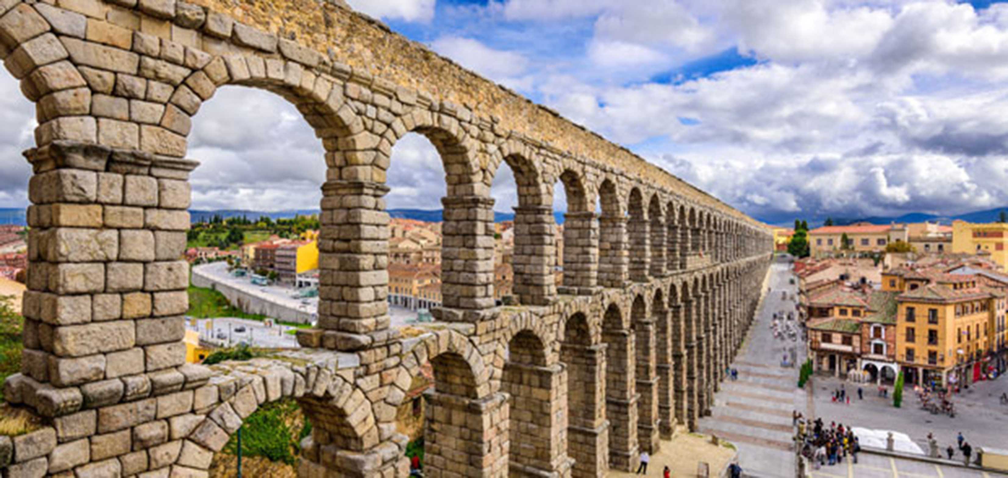 Renfe propone escapadas en tren para disfrutar de tres rutas naturales por Segovia 