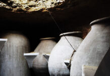 Características de la construcción de las distintas cuevas en Tomelloso para la elaboración y conservación de vinos