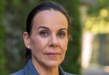 Cuando uno no vive como piensa, acaba pensando cómo vive