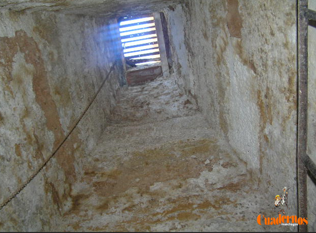 Lumbrera cueva de Tomelloso