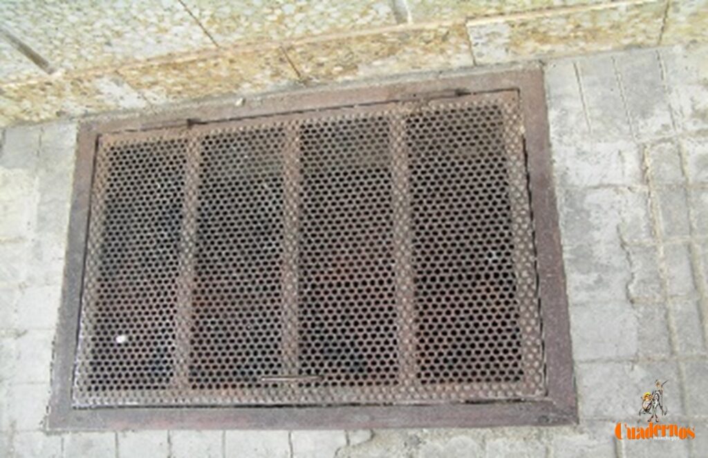 Lumbrera cueva de Tomelloso