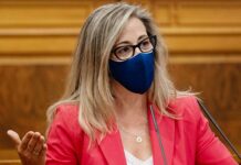 Page: Con un solo guión