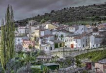 Pareja, historia, patrimonio y deporte que contará en 2025 con zona de playa en su piscina