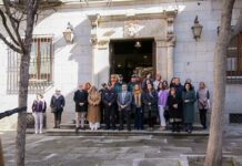 Minuto de silencio en la Delegación del Gobierno por el asesinato en 2020 de una mujer en Las Palmas por violencia machista