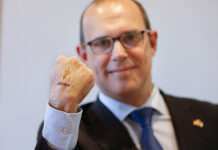 Las Cortes de Castilla-La Mancha se suman a la campaña #DoradoContraElCáncer de Afanion con motivo del Día Internacional del Cáncer Infantil