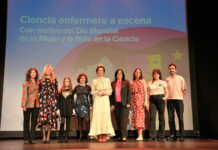 Las enfermeras ponen en pie al Reina Victoria en un espectáculo teatral que reivindica su rol fundamental en la investigación en salud