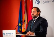 Núñez anuncia que derogará el impuesto al agua de Page en 2027 tras su toma de posesión como presidente de Castilla-La Mancha