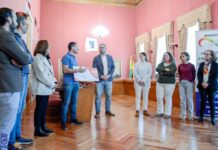 Pieles Run entrega a TEAcompaño C-LM la donación conseguida tras la celebración de la pasada San Silvestre Tomellosera 2025