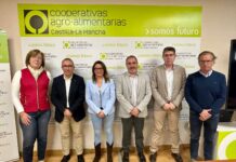 ¿Cómo pueden las Cooperativas Agro-alimentarias Castilla-La Mancha ayudar al desarrollo rural y la lucha contra la despoblación en la región?