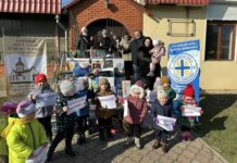 Un autobús, diez camillas y miles de sábanas desechables: La Fundación Madrina prepara un convoy de ayuda humanitaria para el frente de guerra en Ucrania