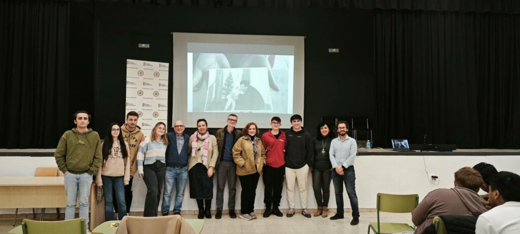 Cristina Cuesta Gorostidi, víctima del terrorismo de ETA, comparte su experiencia con alumnado del IES Eladio Cabañero 3 cristina cuesta 4