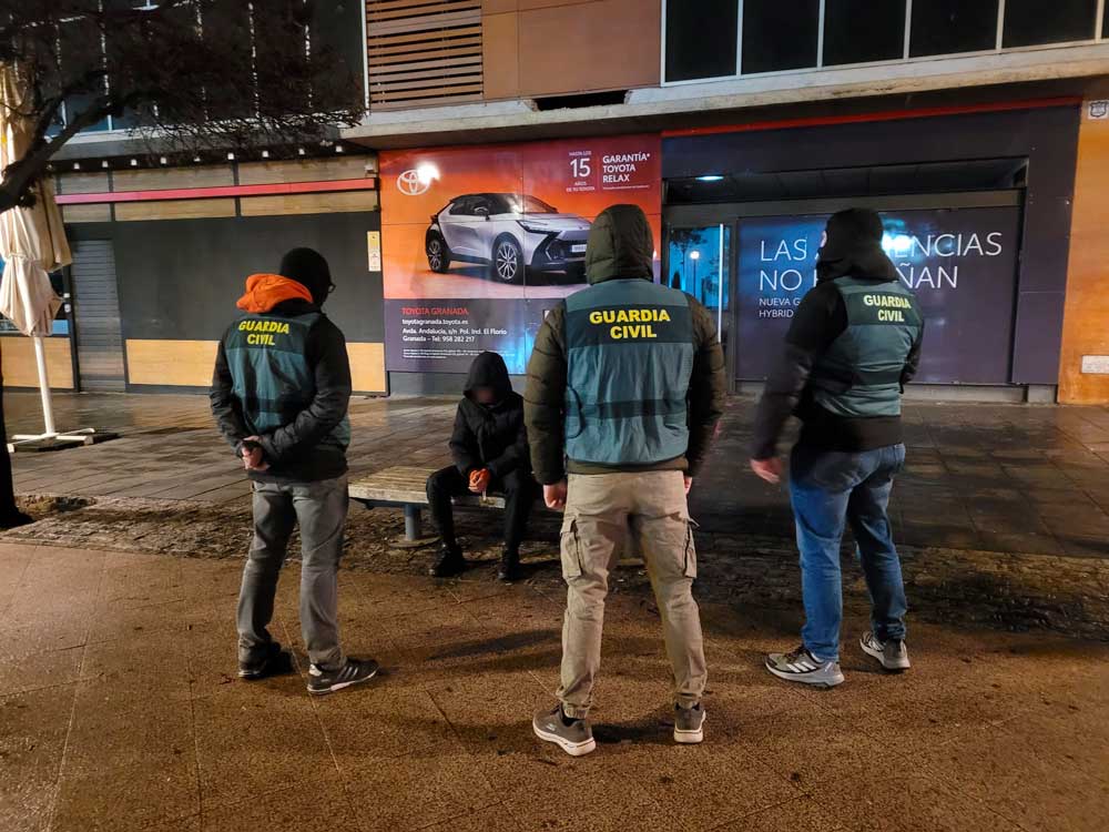 Detenido un yihadista en Granada que manejaba bots para acceder a contenido terrorista a través de Internet