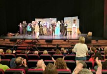 Enjambre y Lantana llenan el Quijano de Ciudad Real con la obra benéfica “El misterio del 30 de fevrero”