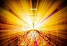 Un rosetón de seis metros, 2.200 piezas de cristal y una catedral que arde en cada función