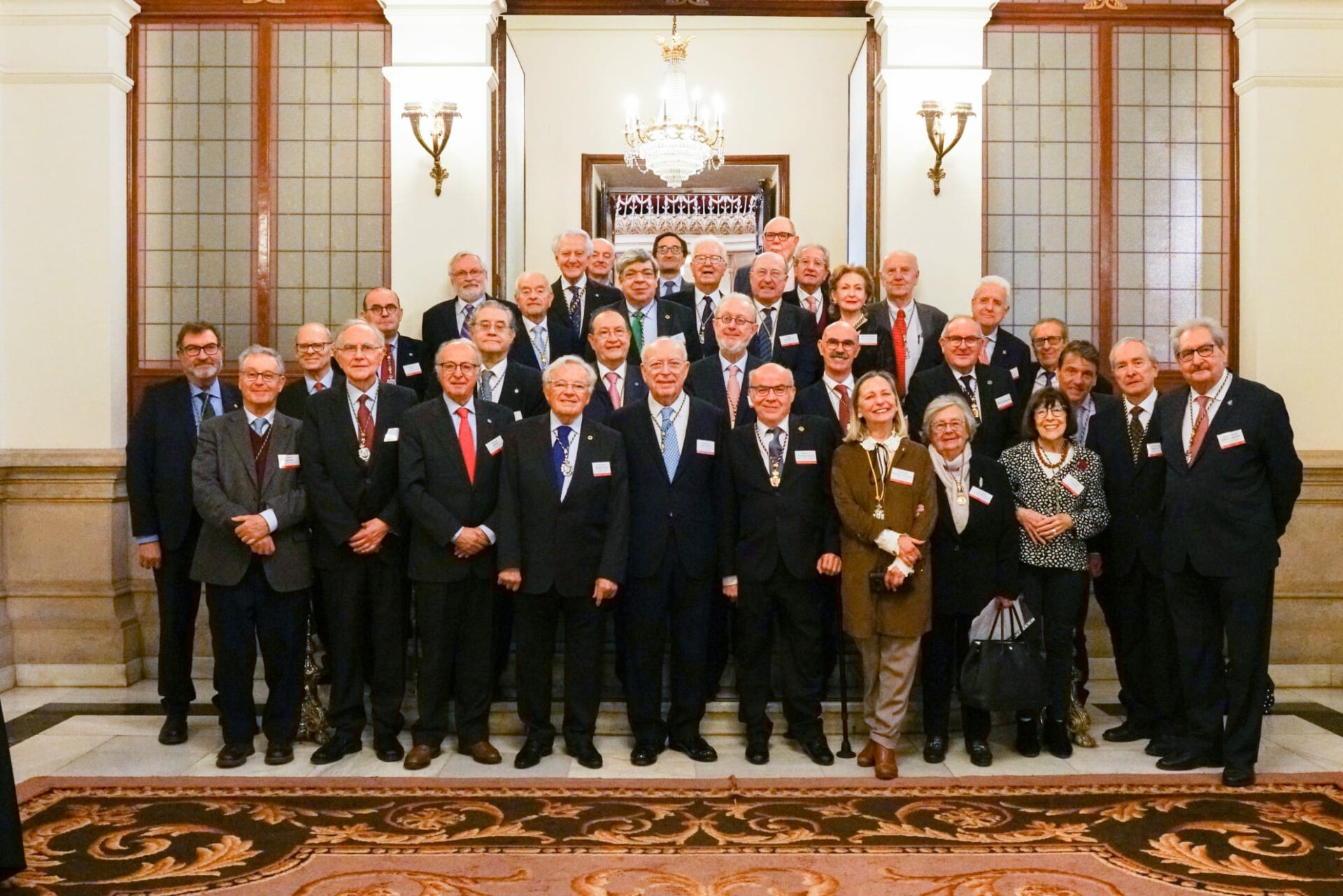 La Real Academia de Medicina de Castilla-La Mancha participa en un encuentro de Reales Academias de Medicina de España