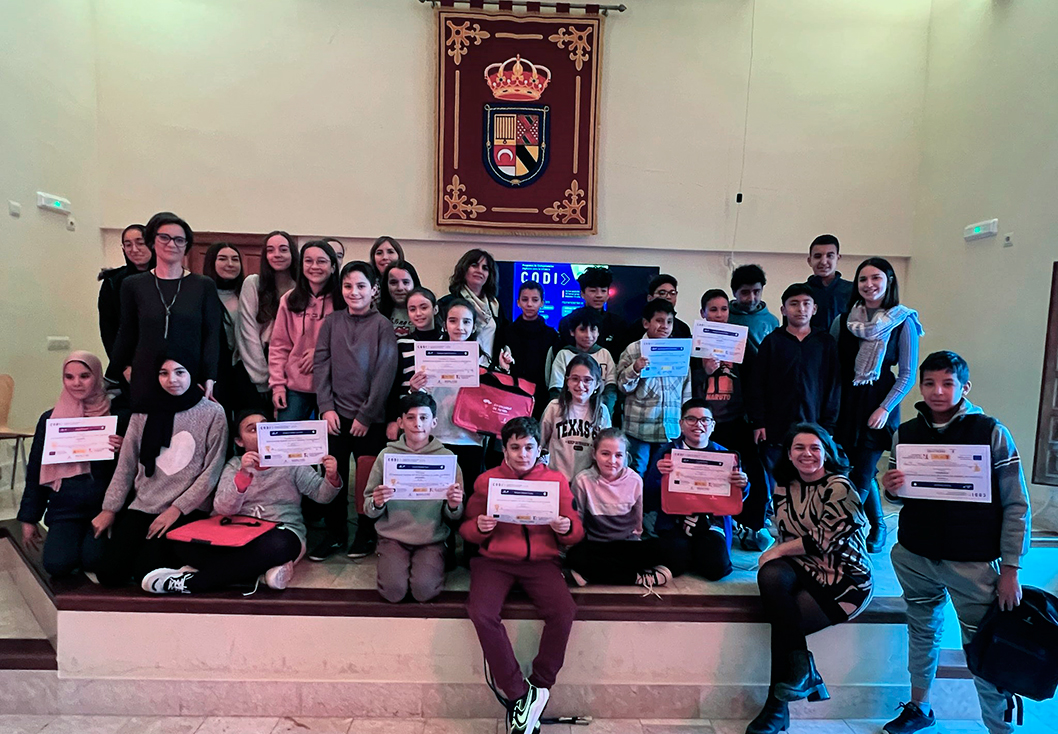 El Gobierno de CLM refuerza las competencias digitales de 30 niños y jóvenes de San Lorenzo de la Parrilla  