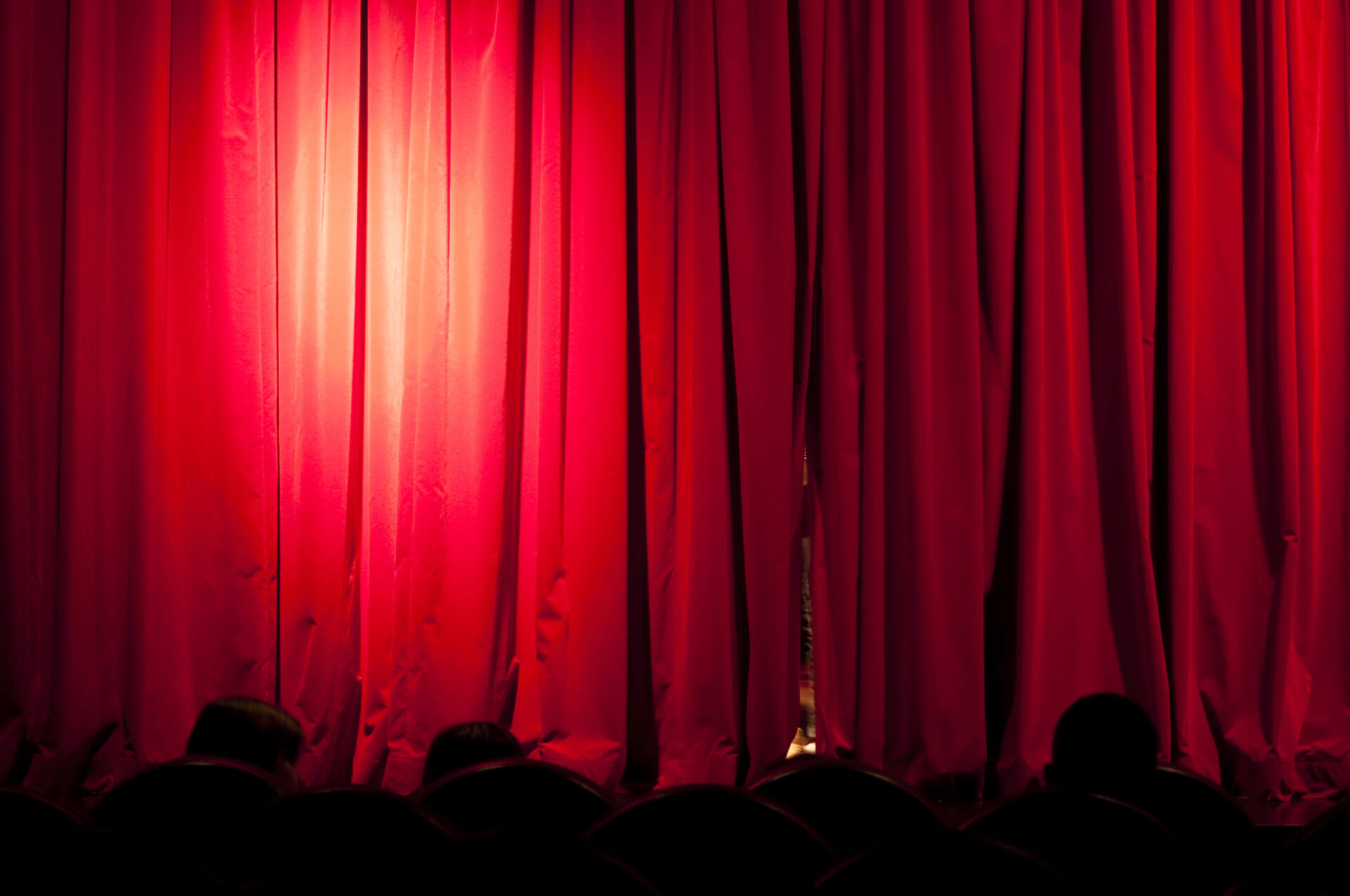 En defensa y celebración del teatro aficionado