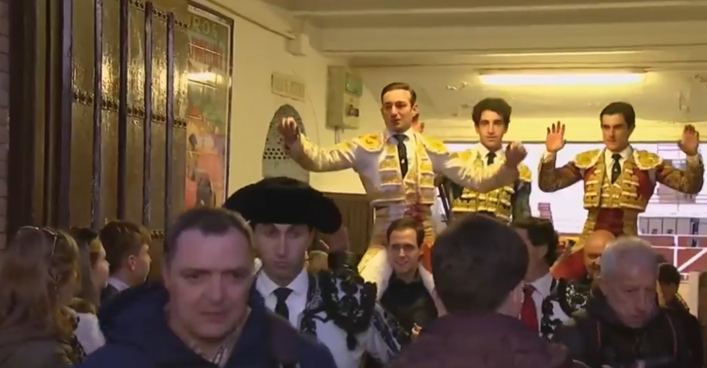 Molina, Alarcón y Hernández salen por la puerta grande de Tomelloso