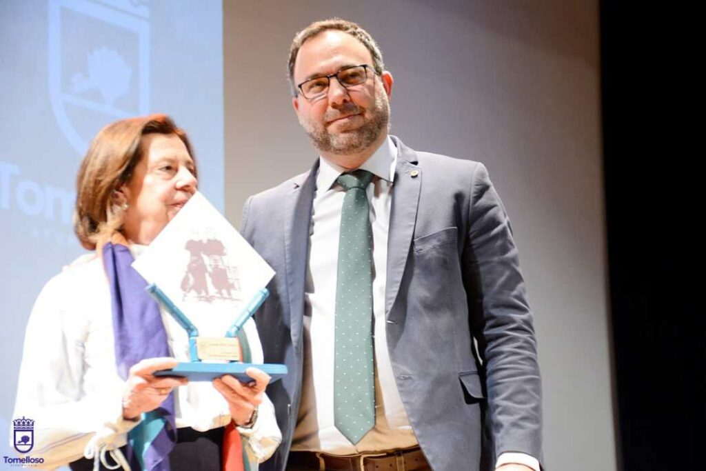 trabajadoras ies eladio reciben premio terreras 10