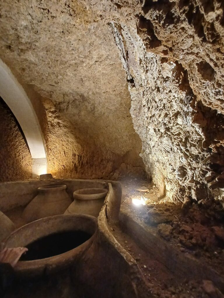 un viaje desde las cuevas de tomelloso a las cuevas de utiel 17