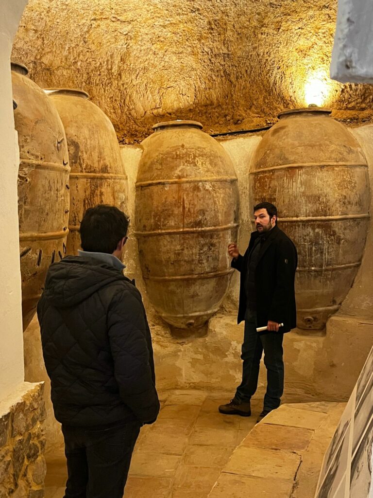 un viaje desde las cuevas de tomelloso a las cuevas de utiel