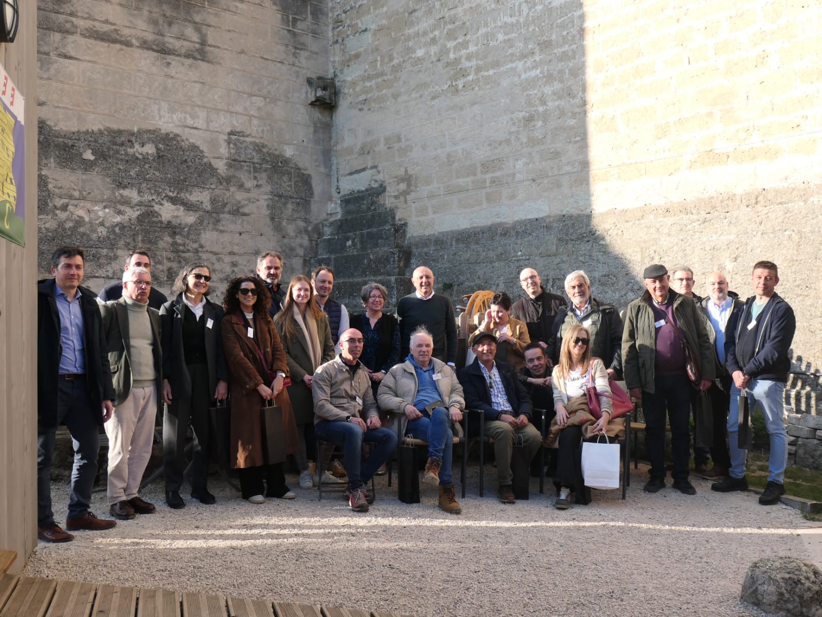 Productores y representantes de ajo de Europa analizan en Francia la próxima campaña y la situación de los mercados