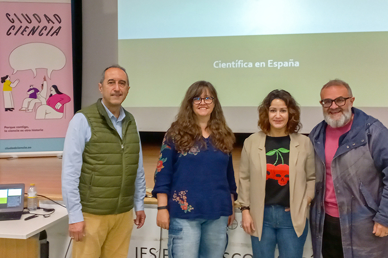 El IES García Pavón acoge la conferencia “Científica en nuestros días” del programa Ciudad Ciencia