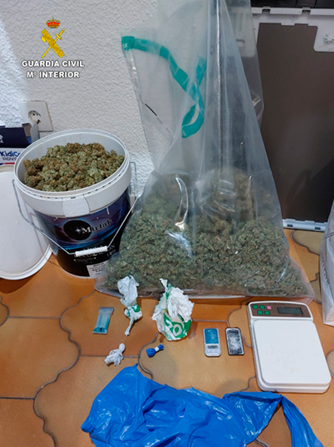 La Guardia Civil desarticula una organización criminal que operaba en varias provincias dedicada al tráfico de drogas 5 detencionpersonasdrogas 6