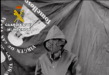 La Guardia Civil detiene a la persona que hurtó en la romería pasada el pañuelo de hierbas típico de Tomelloso sobre el Toro de Osborne